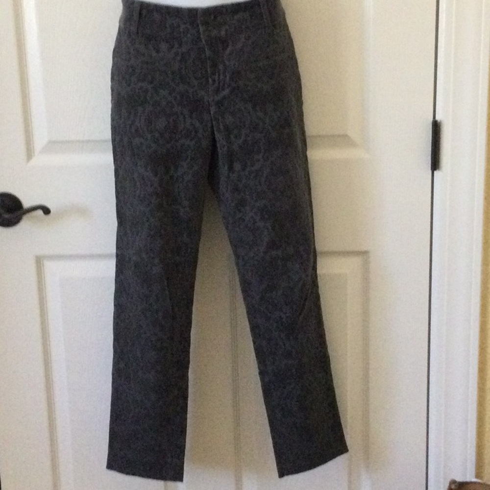 Velvet embossed ankle jeans